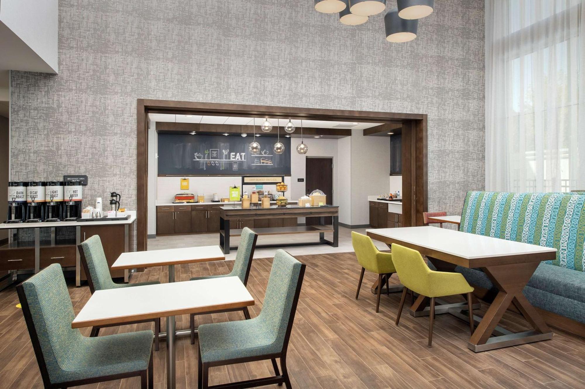 Hotel Hampton & Airport Pointe Charlotte